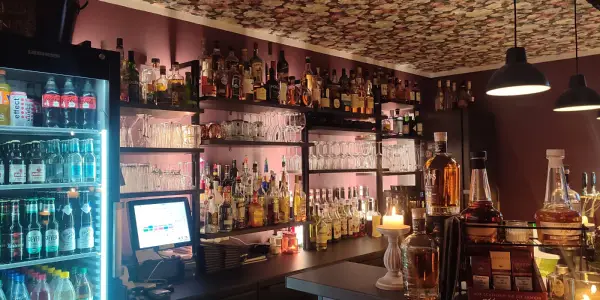 Connys Bar
