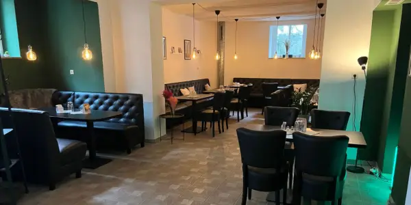 Theo's Bar & Restaurant