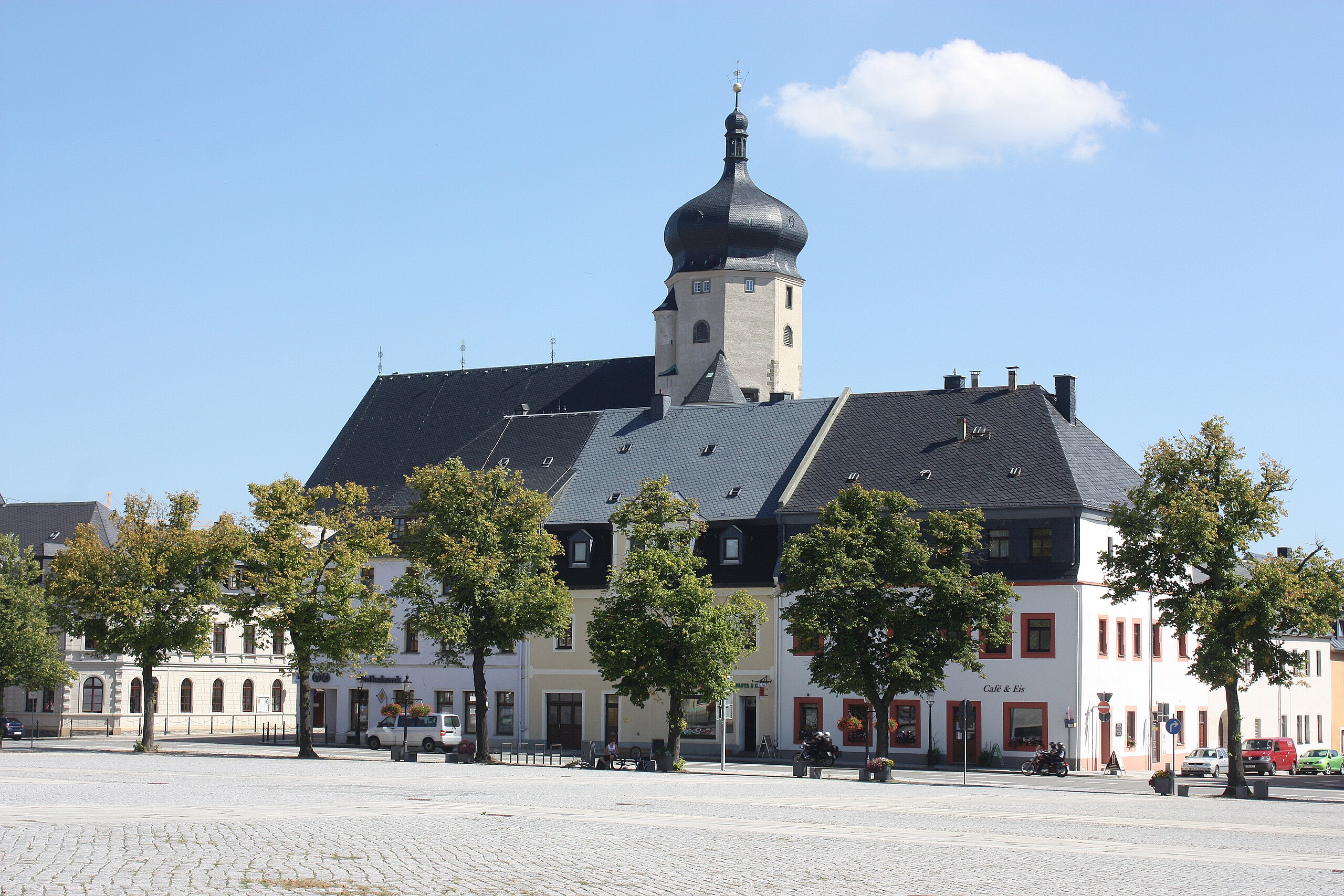 Marienberg,_der_Markt,_Blick_zur_Kirche_St._Marien.JPG