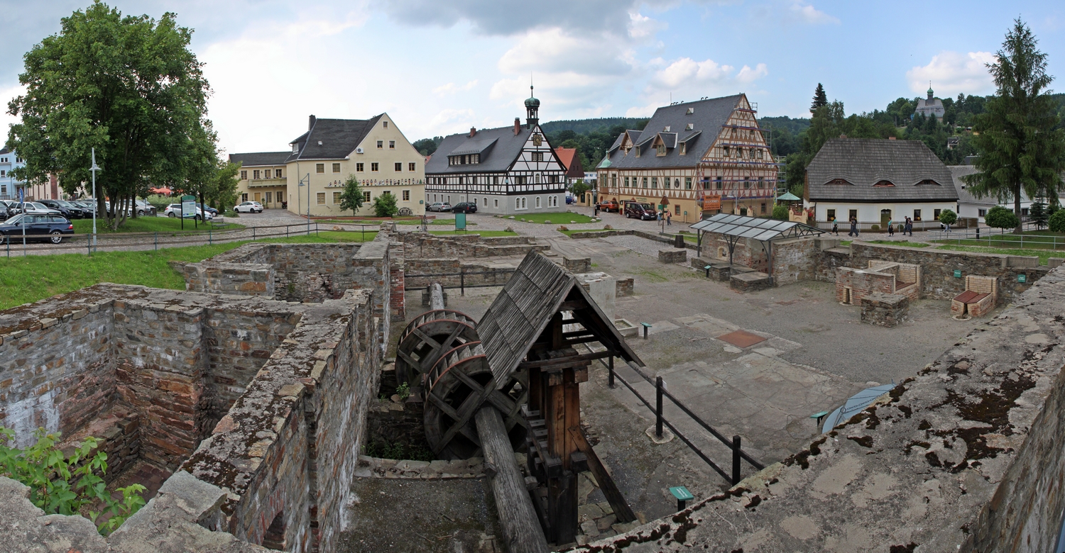 Saigerhütte_Olbernhau-Grünthal_-_Lange_Hütte,_Alte_Faktorei,_Hüttenschänke,_Haus_des_Anrichters,_Schichtmeisterhaus_(01-2).jpg